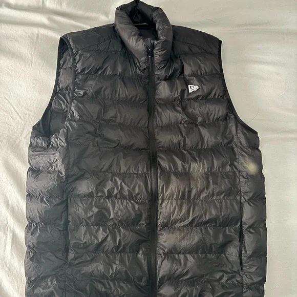 New Era Black Quilted Vest - Picture 1 of 3